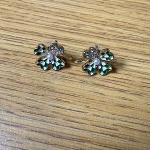 New Gold Four Leaf Clover Stud Earrings – Green & White with Gems and Pearls